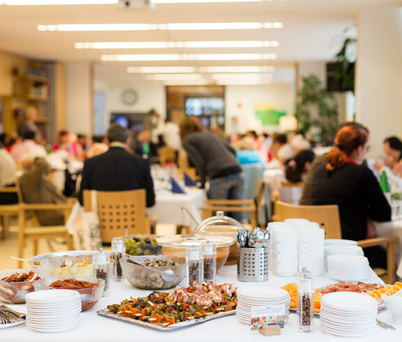 Das interkulturelle Mittagessen verwöhnte mit Schmankerln aus unterschiedlichen Ländern.