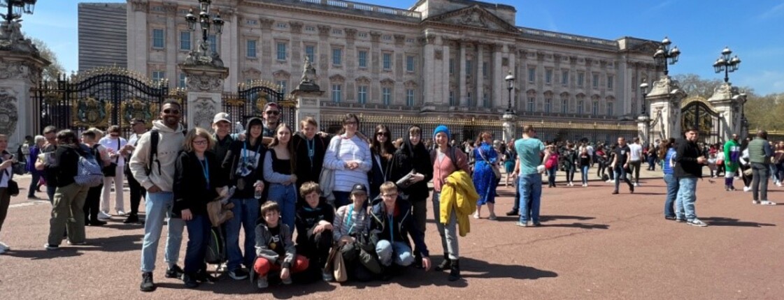 Gruppenfoto der Schüler*innen auf Sprachreise