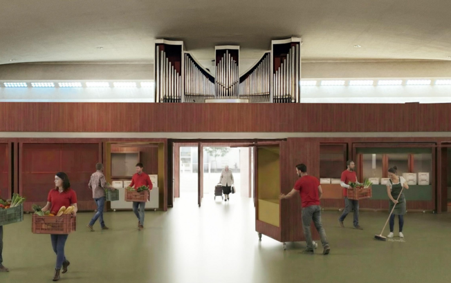 Ehrenamtliche verteilen Lebensmittel im Kirchenraum