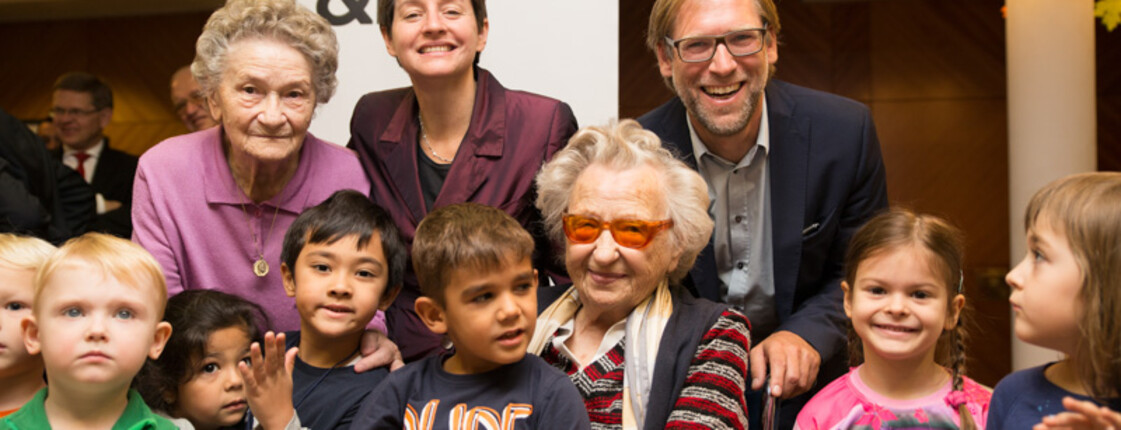Caritas Wien Generalsekretär Alexander Bodmann und Gesundheits- und Sozialstadträtin Sonja Wehsely eröffneten den Tag der offenen Tür der Caritas Senioren- und Pflegehäuser. Caritas Wien Generalsekretär Alexander Bodmann und Gesundheits- und Sozialstadträtin Sonja Wehsely eröffneten den Tag der offenen Tür der Caritas Senioren- und Pflegehäuser.