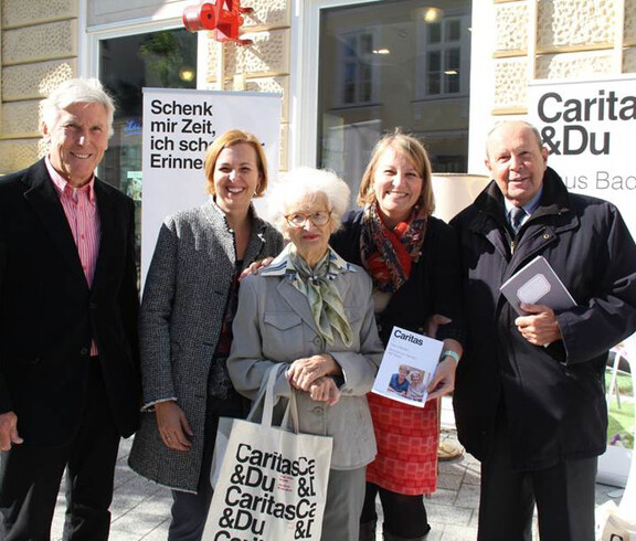 Infostand Haus Baden am Tag der offenen Tür: v.l.n.r. Dr. Gernot Gruböck, Johanna Alton, Frau Friedl,  MMg Petra Mühlberger und Stadtrat Prof. August Breininger.